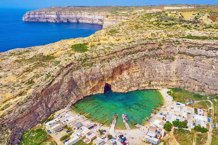 Scenic Natural Spots & Outdoor Activities