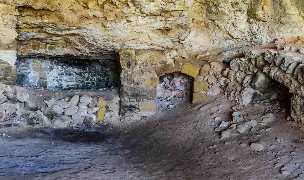 Mixta cave inside